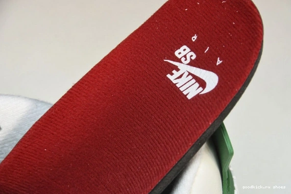 Pine  Green Retro  DR5415-103  DR5415-103 Jordan SB 4 0326